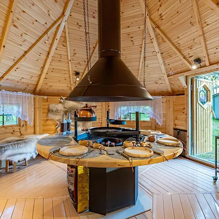 Kullamere Kodumajutus Quarto em Acomodações Particulares Merekula