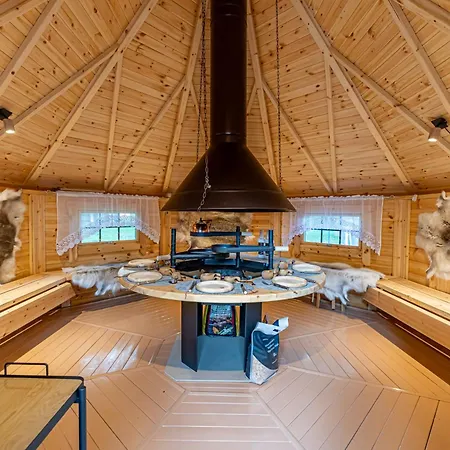 Kullamere Kodumajutus * Merekula