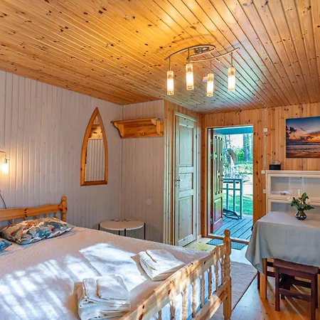 Kullamere Kodumajutus Homestay Merekula